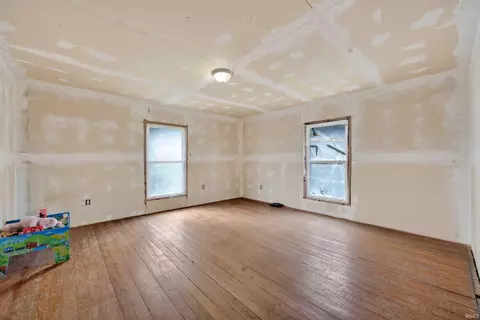 Bedroom - 1325 Fleenor Rd, Mitchell, IN 47446 photo 1 of 6