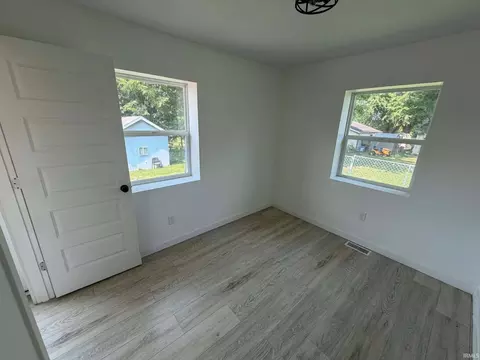 Bedroom - 911 Lafayette Ave, Oolitic, IN 47451 photo 7 of 8