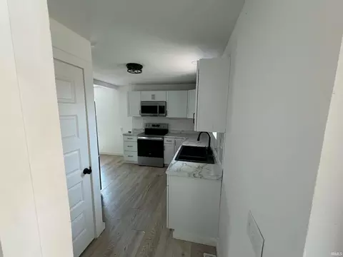 Entry Way - 911 Lafayette Ave, Oolitic, IN 47451 photo 1 of 2