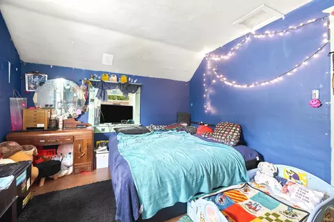 Bedroom - 508 E 9th St, Auburn, IN 46706 photo 6 of 10