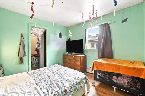 Bedroom - 508 E 9th St, Auburn, IN 46706 photo 9 of 10