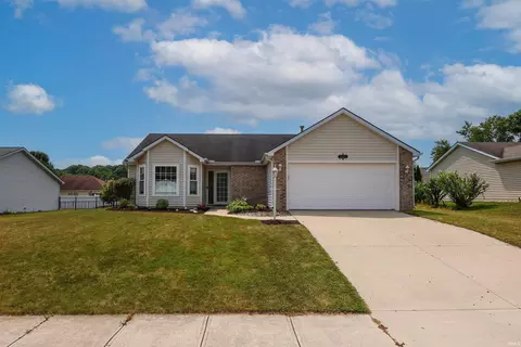 2021 Granny Smith Pl, Kendallville, IN 46755