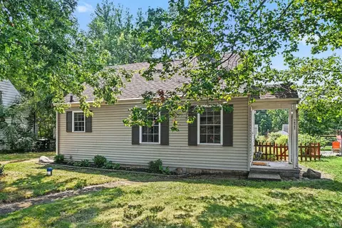 54345 Maple Lane Ave, South Bend, IN 46635