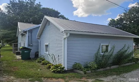 Exterior - 605 E Jackson St, Flora, IN 46929 photo 3 of 6