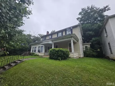 408 N High St, Hartford City, IN 47348