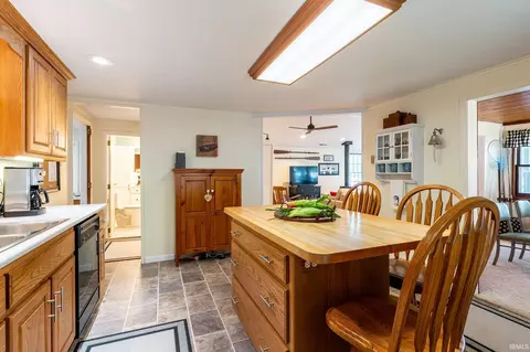 Kitchen - 1823 S 445 E Royer Lk, Lagrange, IN 46761 photo 4 of 4