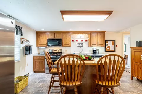Kitchen - 1823 S 445 E Royer Lk, Lagrange, IN 46761 photo 2 of 4