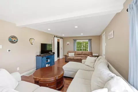 Living - 606 E Main St, Albion, IN 46701 photo 2 of 3