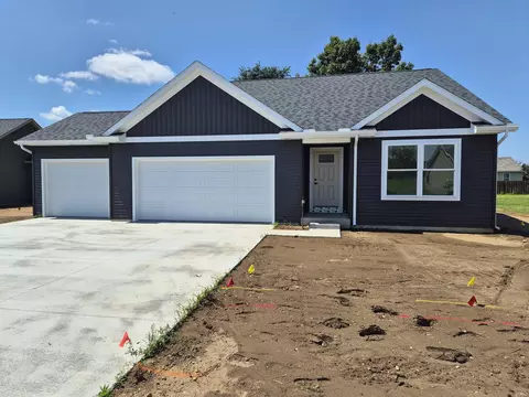 435 N Eastfield Cir, Milford, IN 46542