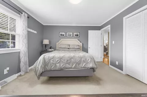 Bedroom - 1548 Gregory Ln, Jasper, IN 47546 photo 2 of 4