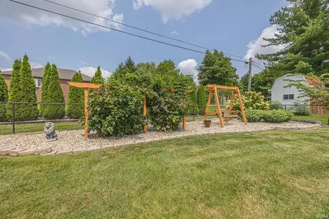 Exterior - 1548 Gregory Ln, Jasper, IN 47546 photo 9 of 10