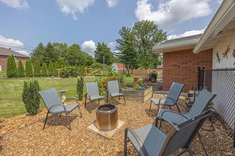 Exterior - 1548 Gregory Ln, Jasper, IN 47546 photo 4 of 10