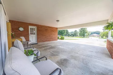 Exterior - 1548 Gregory Ln, Jasper, IN 47546 photo 6 of 10