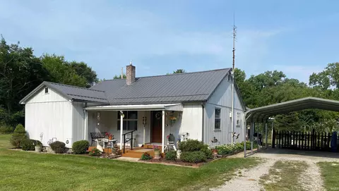 5800 Madison St, Delong, IN 46922