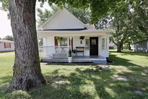 304 E Jackson St, Farmland, IN 47340