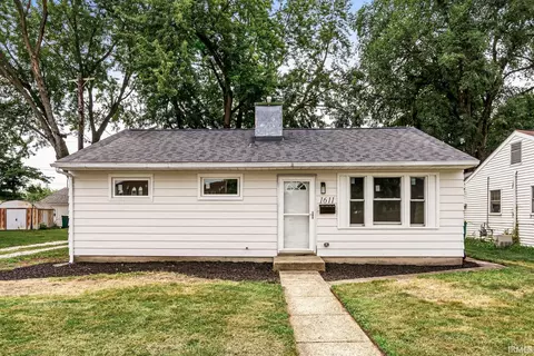 1611 E 4th St, Mishawaka, IN 46544
