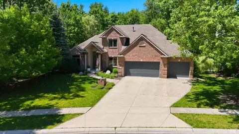 1103 Falcon Creek Pkwy, Fort Wayne, IN 46845