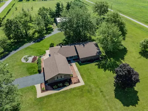 13921 Emanuel Rd, Hoagland, IN 46745