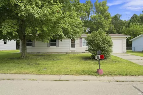2030 Chief Turtle Ct, Huntington, IN 46750