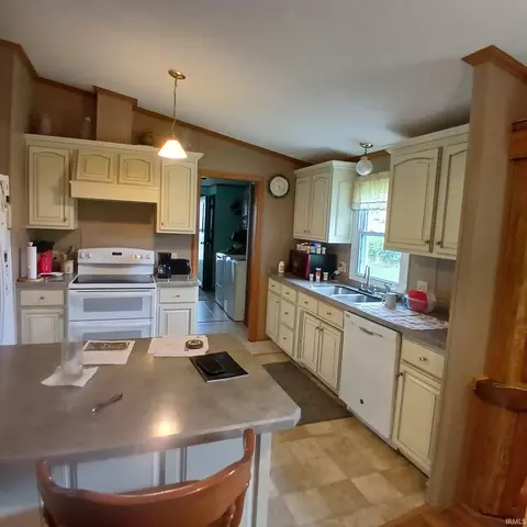 Kitchen - 622 Elnora St, Odon, IN 47562 photo 2 of 3