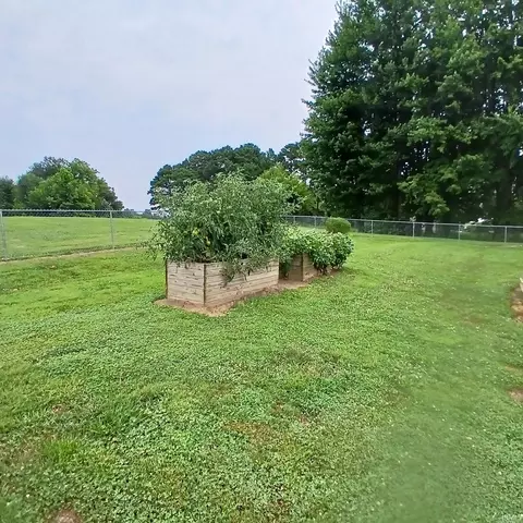 Exterior - 622 Elnora St, Odon, IN 47562 photo 4 of 7