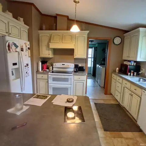 Kitchen - 622 Elnora St, Odon, IN 47562 photo 1 of 3