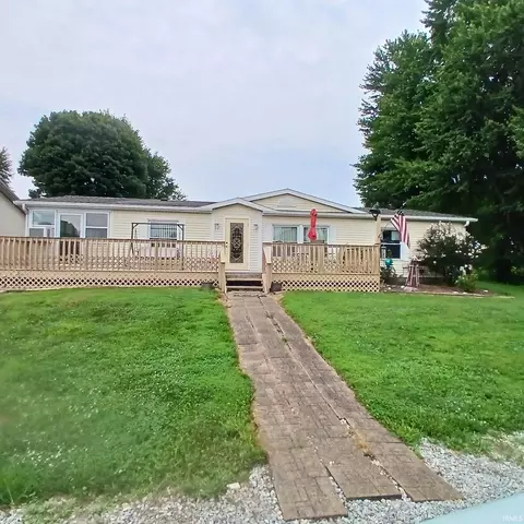 Exterior - 622 Elnora St, Odon, IN 47562 photo 6 of 7