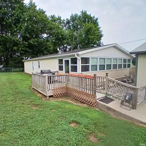 Exterior - 622 Elnora St, Odon, IN 47562 photo 3 of 7