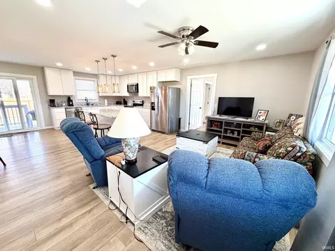 Living - 103 E Warren St, Mitchell, IN 47446 photo 1 of 3