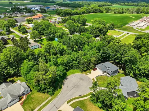 421 Mcintosh Ave, Kendallville, IN 46755