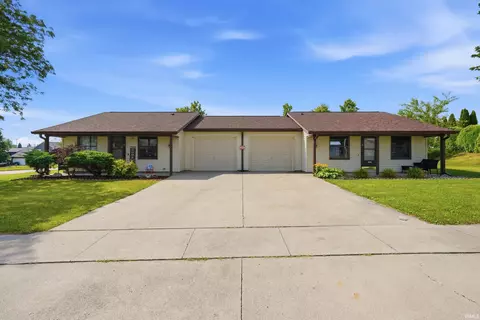 2104 Cortez Dr, Kendallville, IN 46755