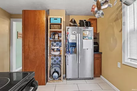 Kitchen - 1009 Ewing Ave, South Bend, IN 46613 photo 3 of 4