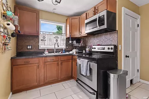 Kitchen - 1009 Ewing Ave, South Bend, IN 46613 photo 1 of 4