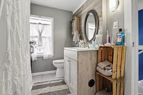 Bath - 1009 Ewing Ave, South Bend, IN 46613 photo 2 of 2