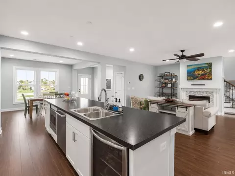 Kitchen - 5540 Brompton Dr, Newburgh, IN 47630 photo 3 of 4