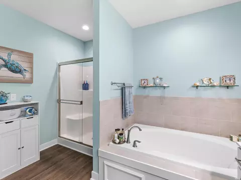 Bath - 5540 Brompton Dr, Newburgh, IN 47630 photo 2 of 4
