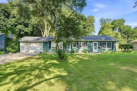 518 N Meadow Ln, Kendallville, IN 46755