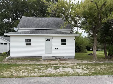 118 S Clay St, Oakland City, IN 47660