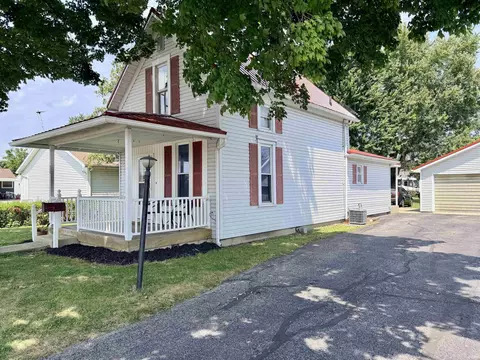 Exterior - 307 E Spring St, Bluffton, IN 46714 photo 4 of 11