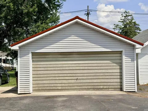 Other - 307 E Spring St, Bluffton, IN 46714 photo 4 of 7