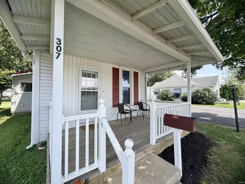 Exterior - 307 E Spring St, Bluffton, IN 46714 photo 5 of 11