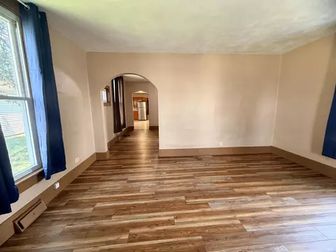 Living - 307 E Spring St, Bluffton, IN 46714 photo 2 of 7