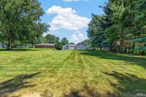 Exterior - 108 Mohawk Dr, Flora, IN 46929 photo 6 of 9