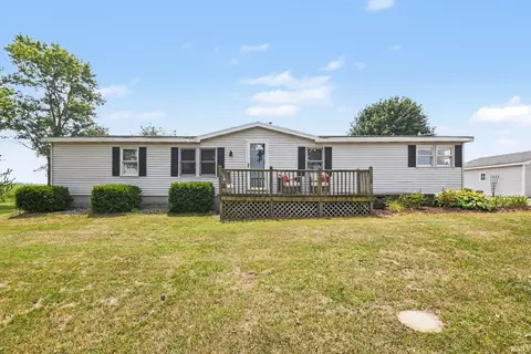 4979 E 1500 N Rd, North Manchester, IN 46962