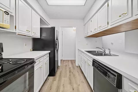 Kitchen - 1529 E Dunstan Dr, Bloomington, IN 47401 photo 1 of 3