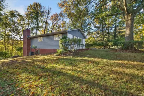 Exterior - 1529 E Dunstan Dr, Bloomington, IN 47401 photo 4 of 6