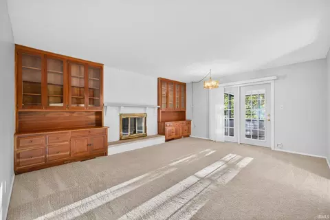 Living - 1529 E Dunstan Dr, Bloomington, IN 47401 photo 4 of 5