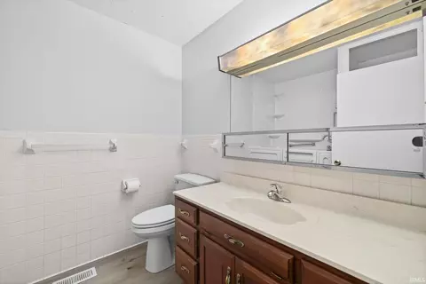 Bath - 1529 E Dunstan Dr, Bloomington, IN 47401 photo 1 of 4
