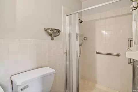 Bath - 1529 E Dunstan Dr, Bloomington, IN 47401 photo 3 of 4