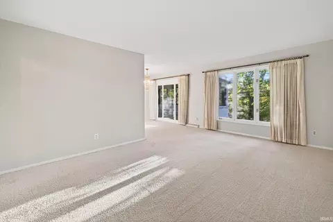 Living - 1529 E Dunstan Dr, Bloomington, IN 47401 photo 2 of 5